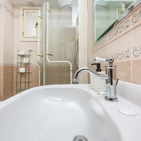 Termini Centeral Station's Home, Near Santa Maria Maggiore 아파트